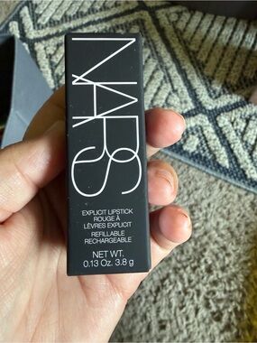NARS No Strings 825 Lipstick — Coral Pink Shade